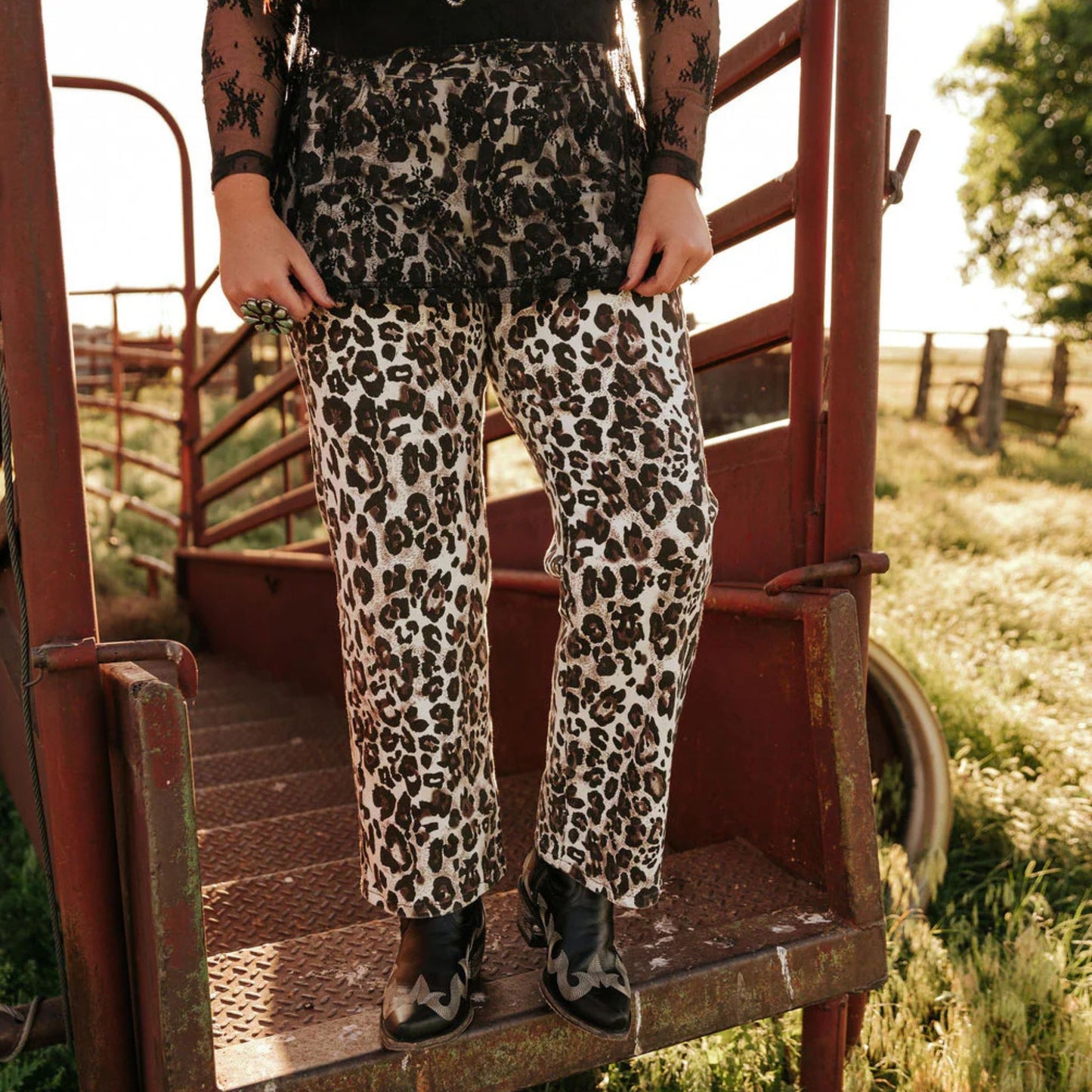 Leopard Jean